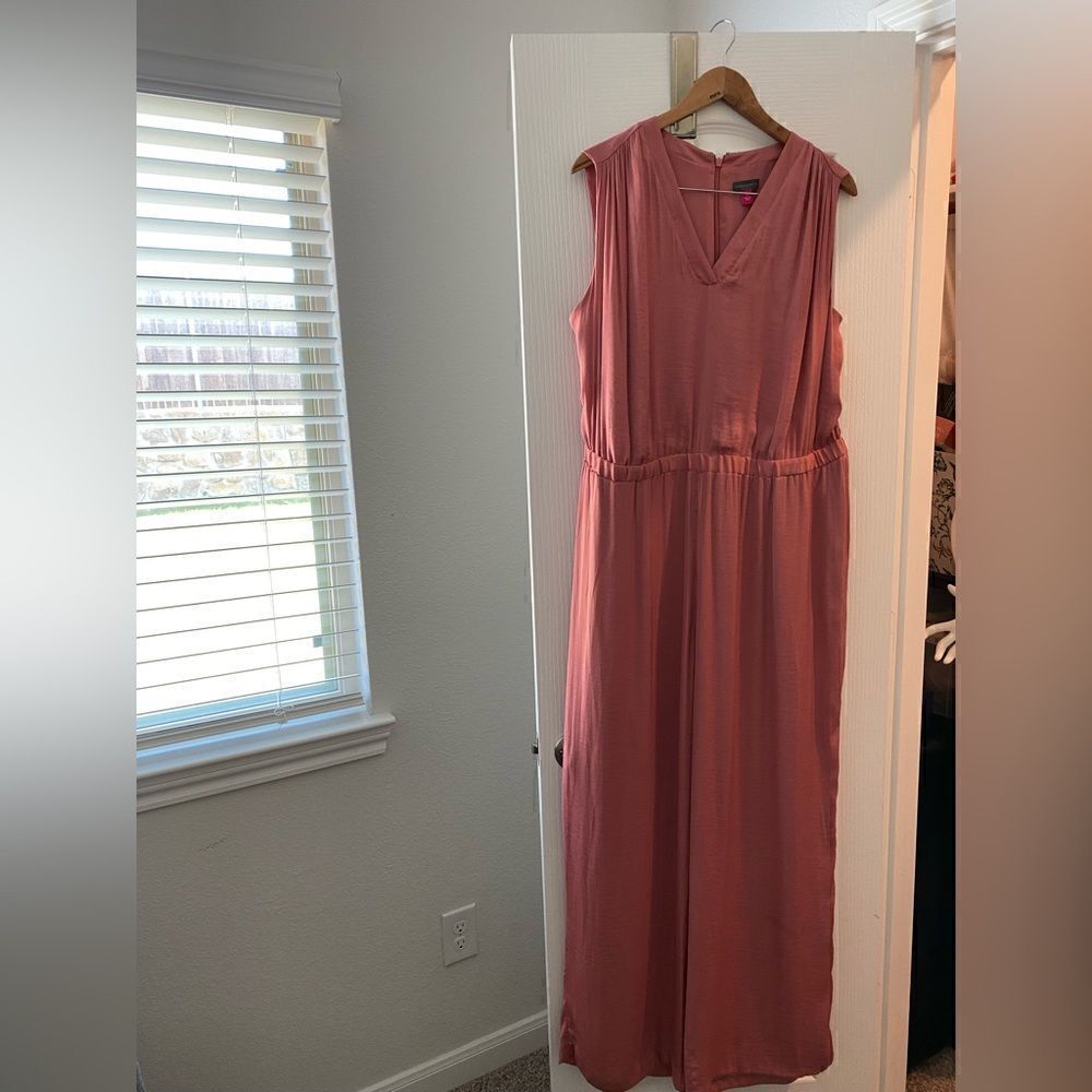 New Vince Camuto Satin Jumpsuit Sleeveless V-Neck - Picture 3 of 5